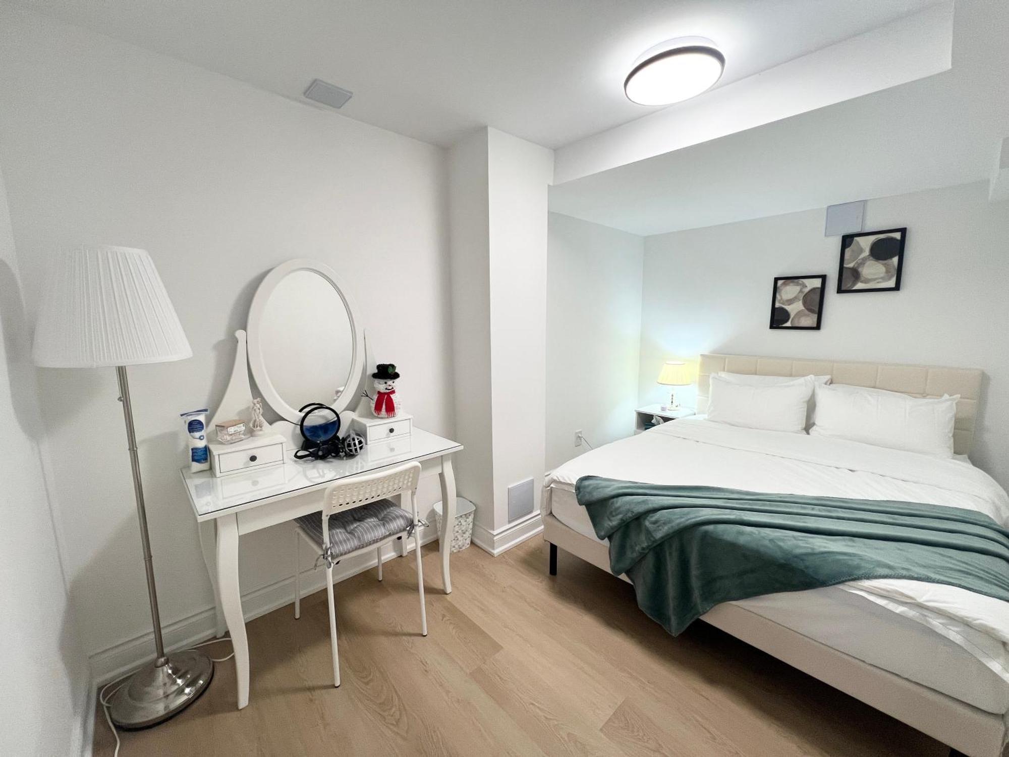 Cozy, Brand-New, 2Bdr,Walkout Apt, Free Parking Richmond Hill Eksteriør bilde