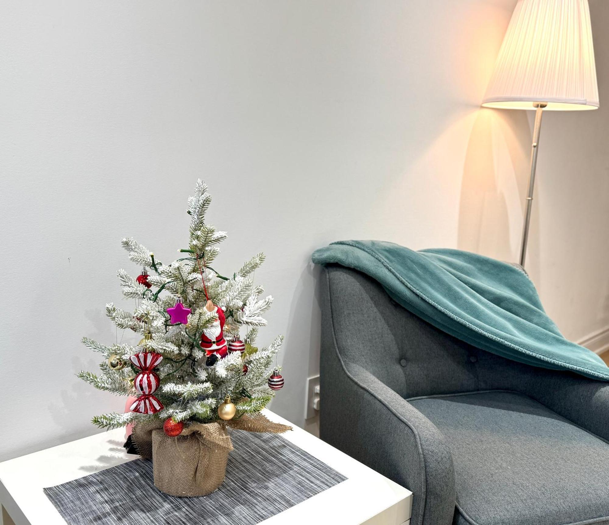 Cozy, Brand-New, 2Bdr,Walkout Apt, Free Parking Richmond Hill Eksteriør bilde