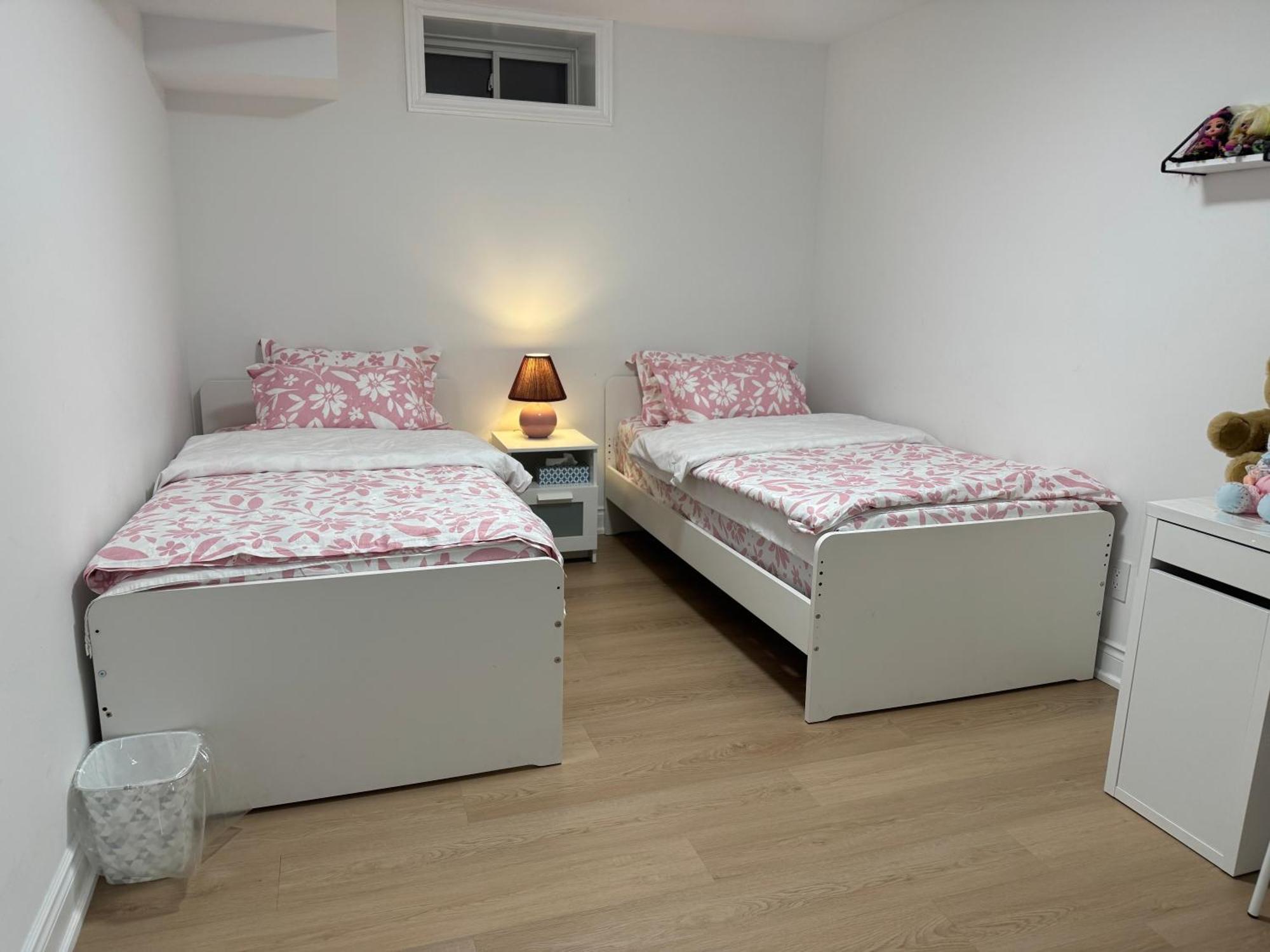 Cozy, Brand-New, 2Bdr,Walkout Apt, Free Parking Richmond Hill Eksteriør bilde